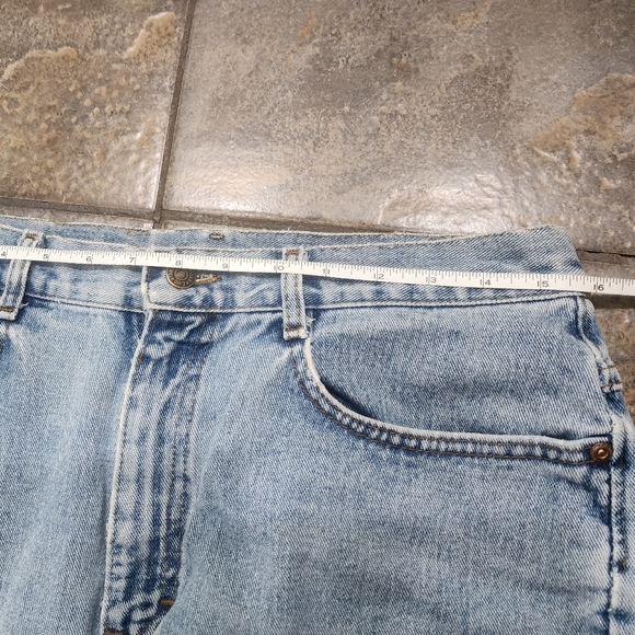 Vintage 90s Lee Women's 13M 32" Waist Cut Off Denim Mom Indie Jorts Shorts - Picture 6 of 10